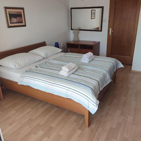 Biuk Apartments Нови Винодолски Екстериор снимка