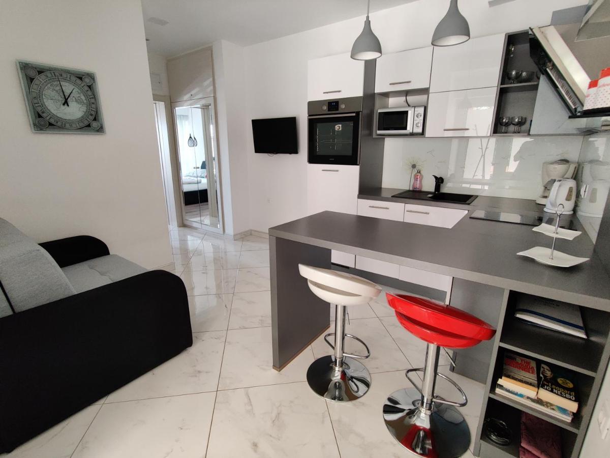 Biuk Apartments Нови Винодолски Екстериор снимка