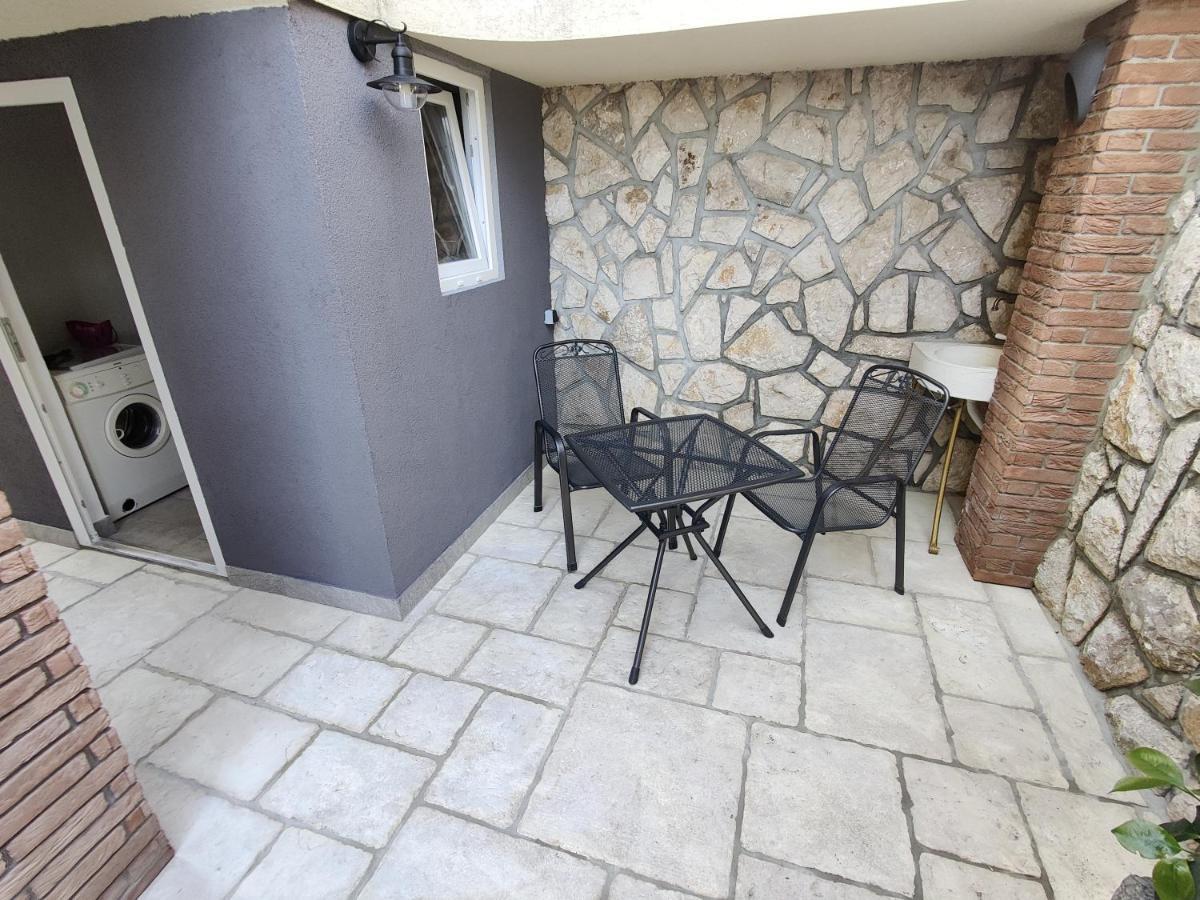 Biuk Apartments Нови Винодолски Екстериор снимка