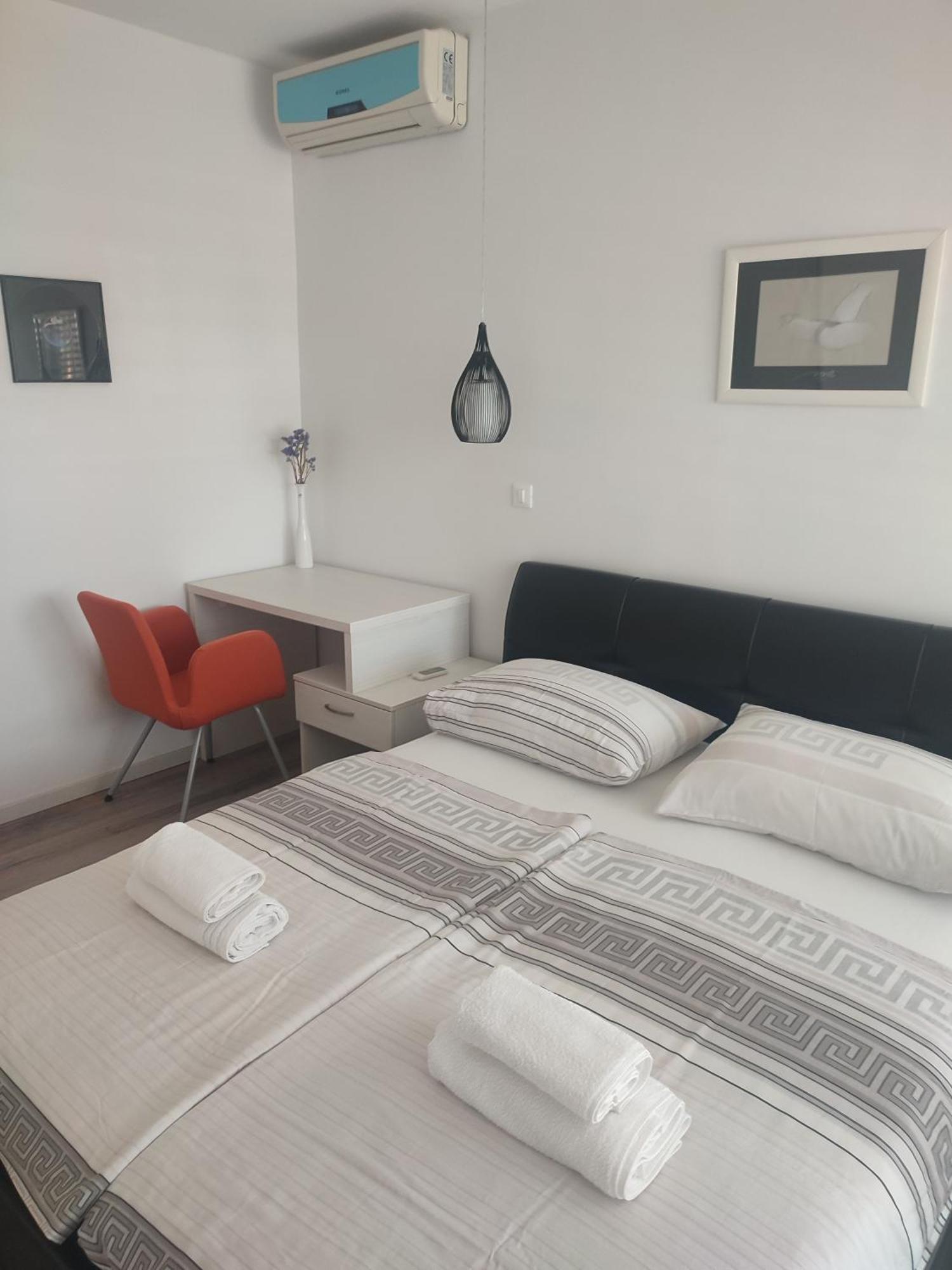 Biuk Apartments Нови Винодолски Стая снимка